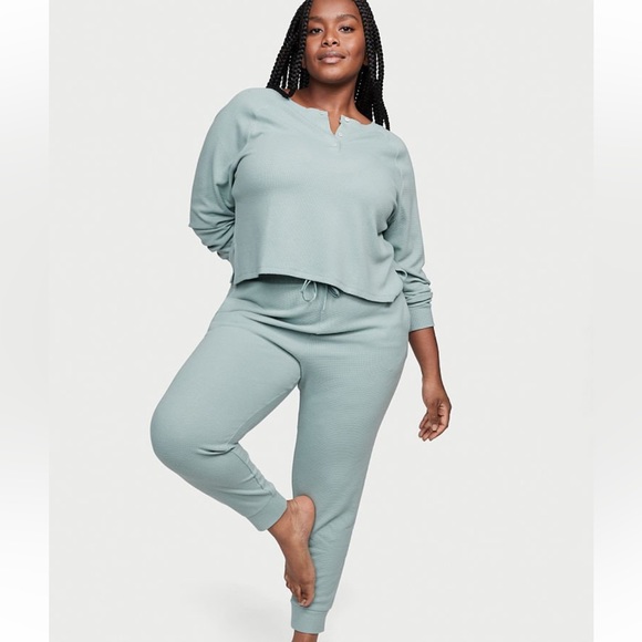 VICTORIA'S SECRET Glow Waffle Henley Jogger Set Sage Dust size S Short length - Picture 2 of 6